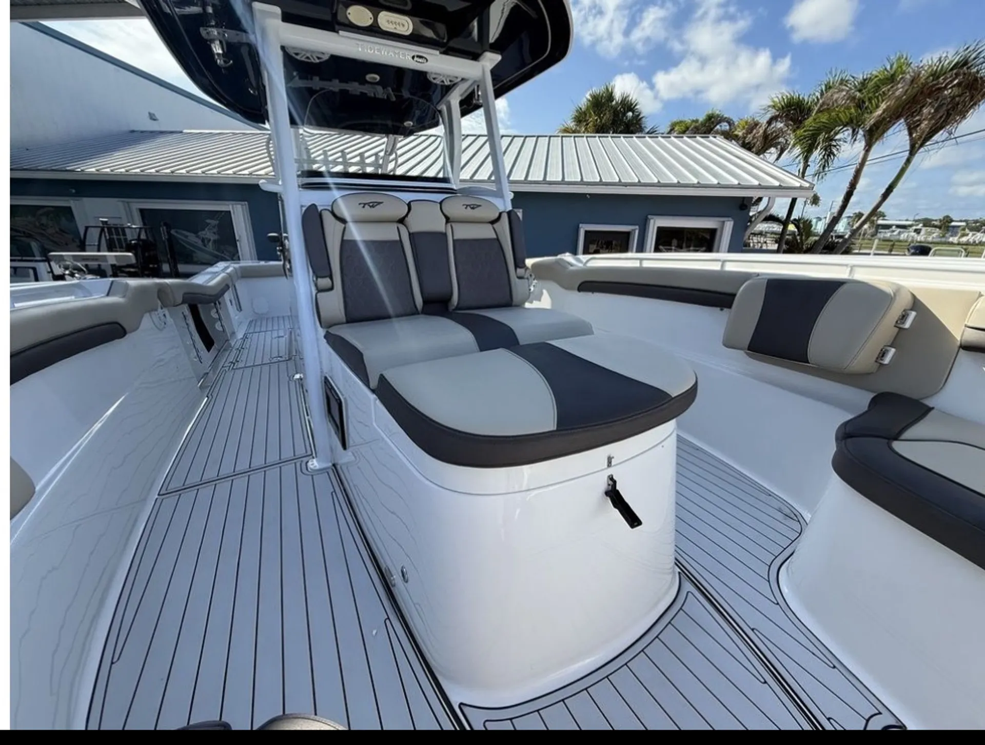 Tidewater Boats 320 in Palm City, FL — photo 4