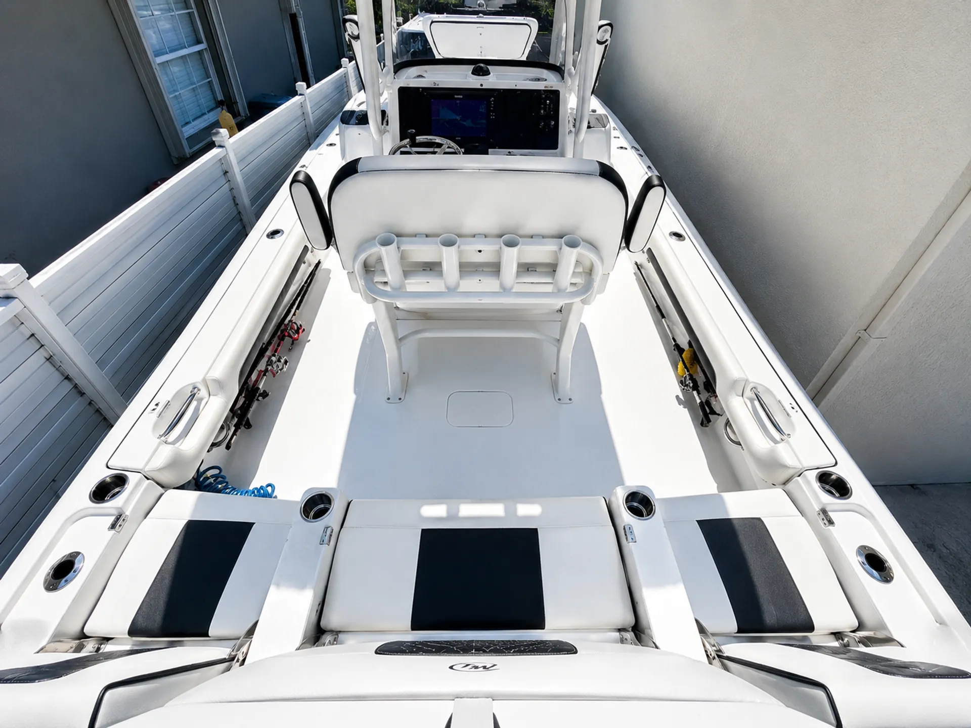 TIDEWATER BOATS 2500 CAROLINA BAY in Miami, FL — photo 4
