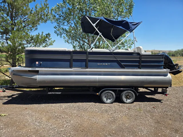 Rent a CREST PONTOONS pontoon in Wellington, CO near me