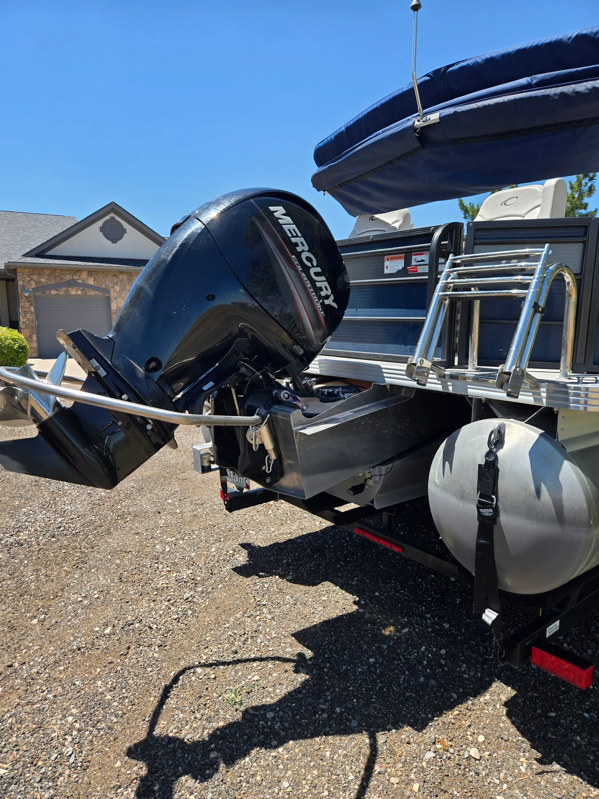 CREST PONTOONS 220 SF CREST I FISH TRITOON in Wellington, CO — photo 5
