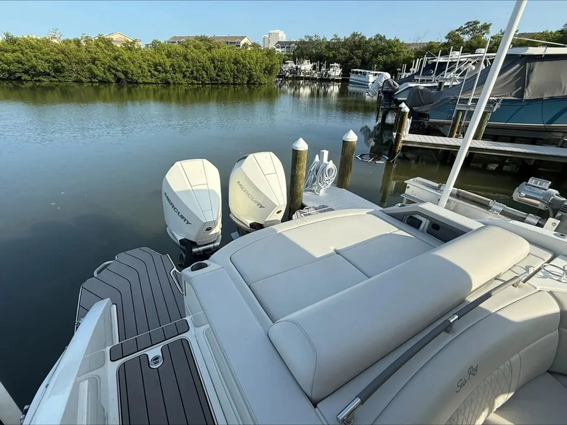 SEA RAY BOATS 310 SLX OB in Naples, FL — photo 2