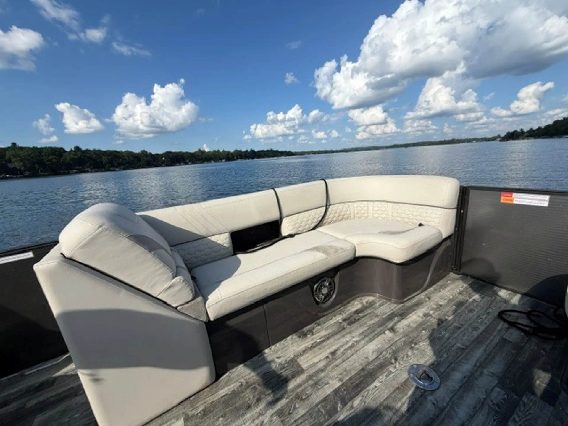 CREST PONTOONS 250 SLR2 CARIBBEAN TRITOON in Balsam Lake, WI — photo 7