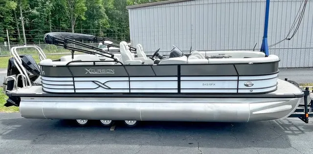Rent a XCURSION PONTOON pontoon in Mooresville, NC near me