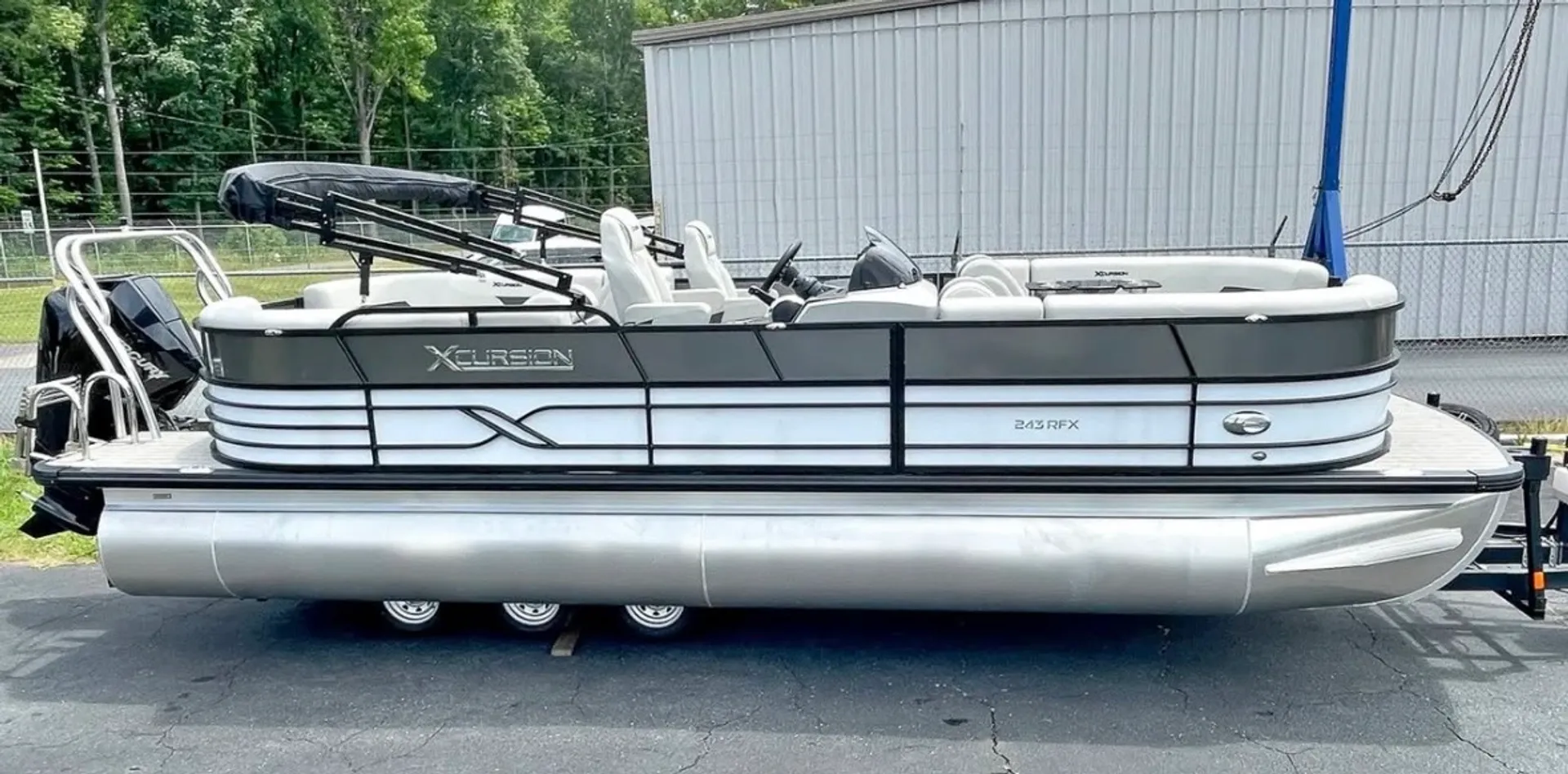 XCURSION PONTOON 243 RFX SPORT in Mooresville, NC