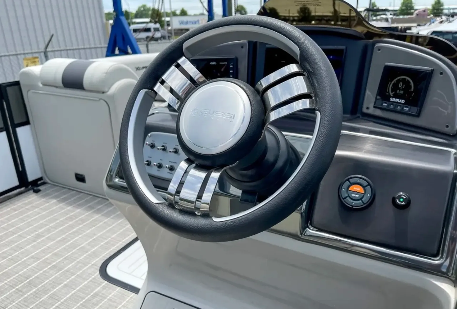 XCURSION PONTOON 243 RFX SPORT in Mooresville, NC — photo 4