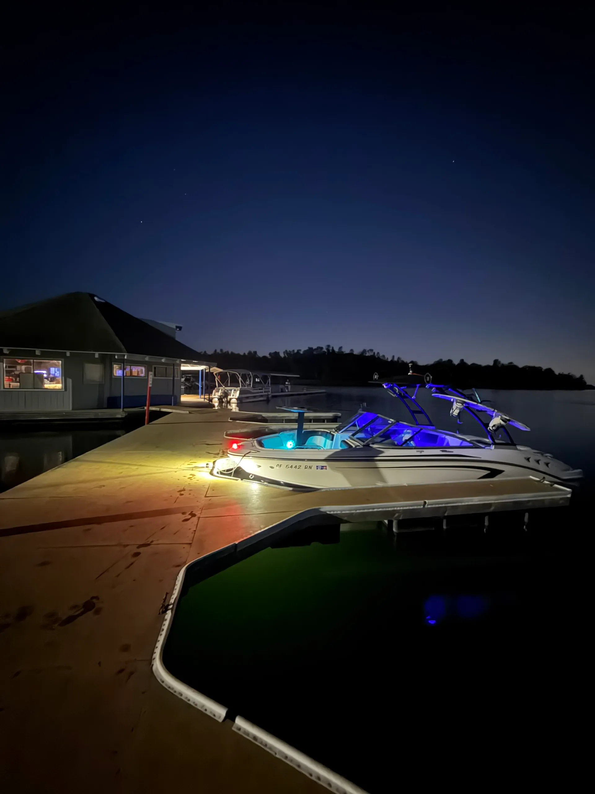 CHAPARRAL BOATS 21 H2O SPORT W/TRAILER in El Dorado Hills, CA — photo 7