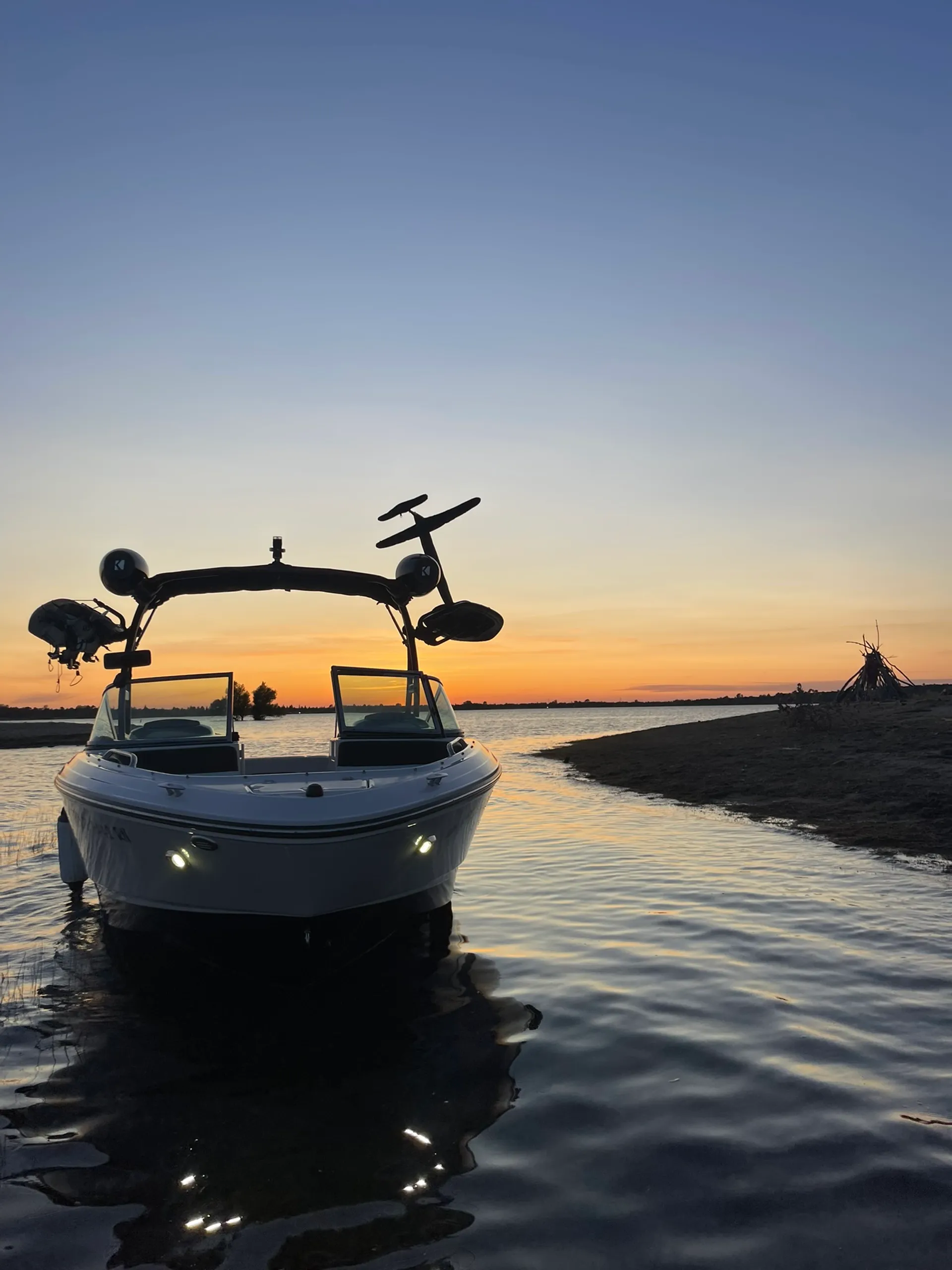 CHAPARRAL BOATS 21 H2O SPORT W/TRAILER in El Dorado Hills, CA — photo 9