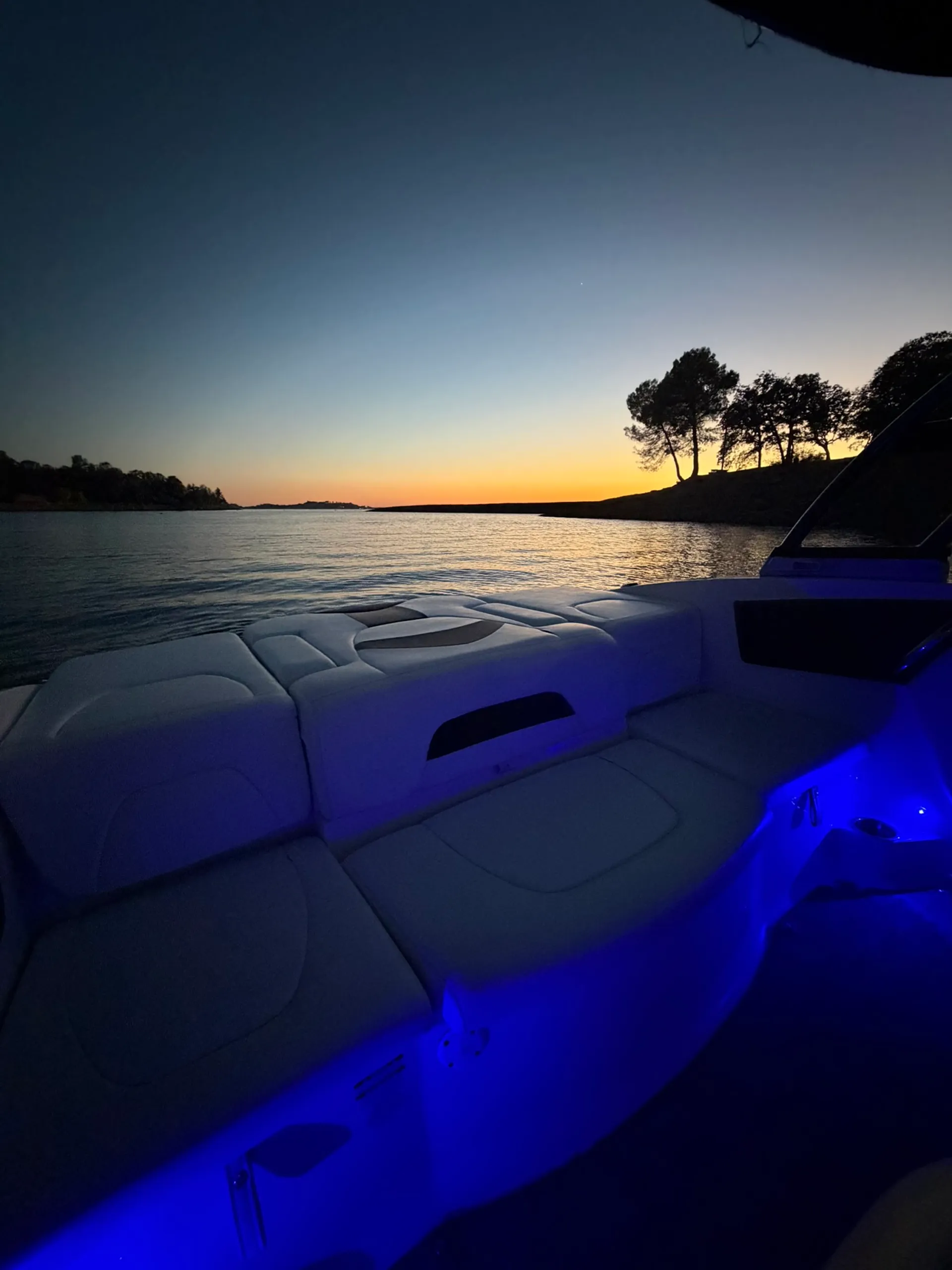 CHAPARRAL BOATS 21 H2O SPORT W/TRAILER in El Dorado Hills, CA — photo 10
