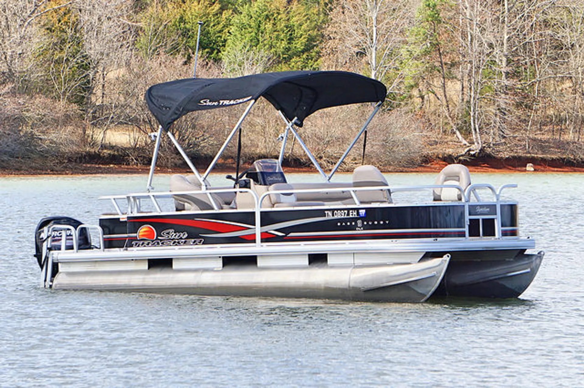 SUN TRACKER BY TRACKER MARINE BASS BUGGY 18 DLX W/60ELPT 4-S in Granbury, TX — photo 10