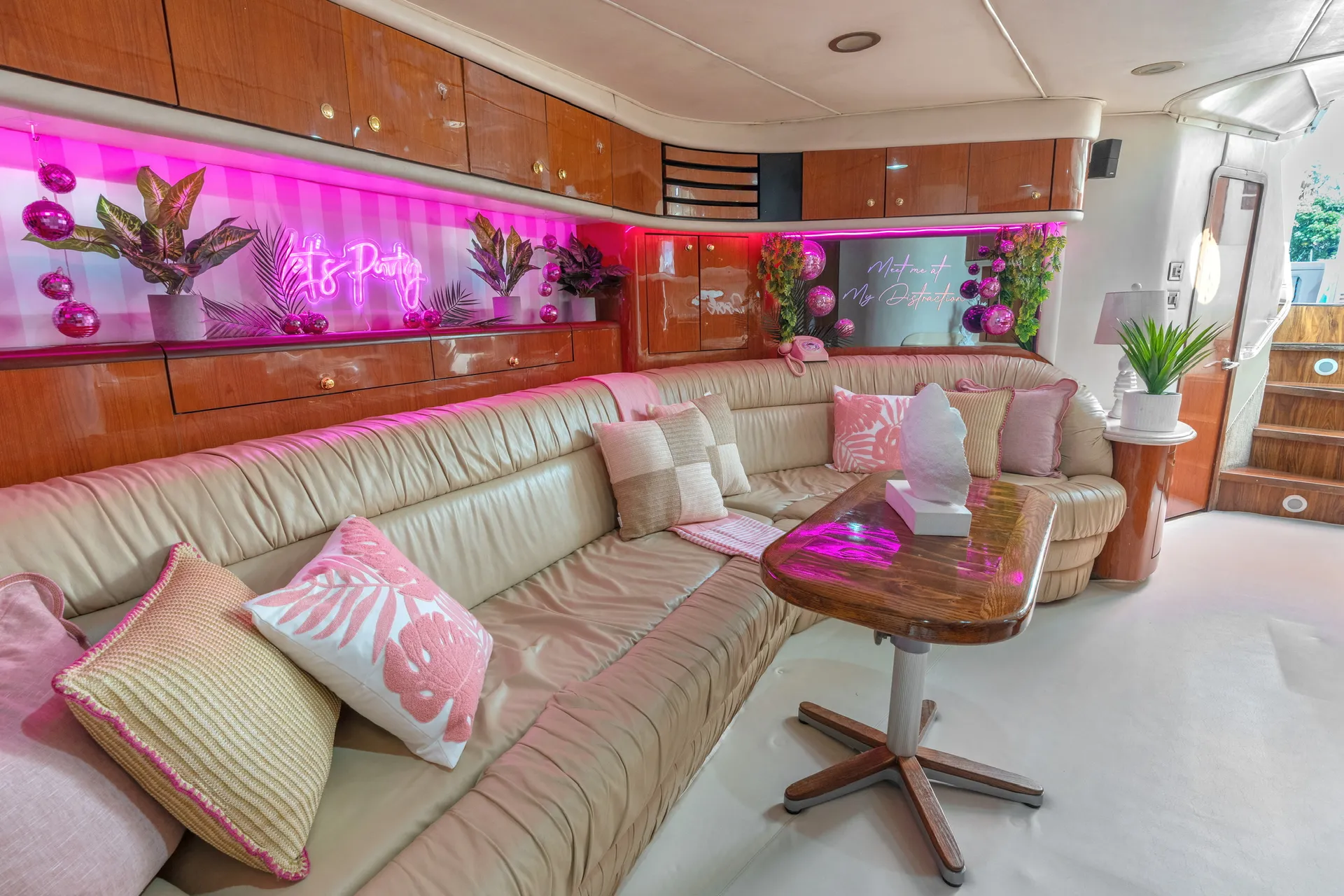 Sea Ray Boats 540 in Miami, FL — photo 6