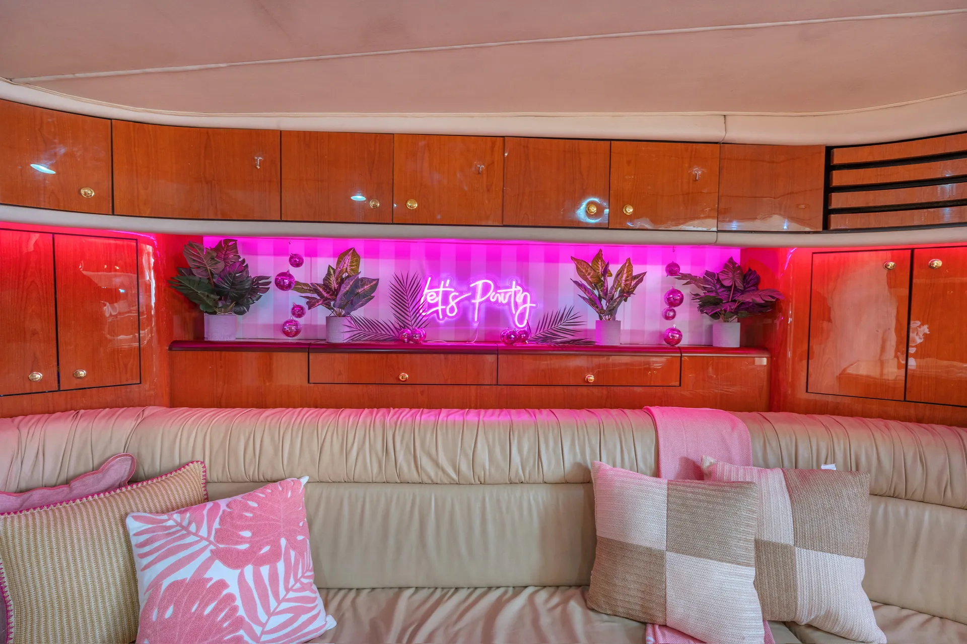 Sea Ray Boats 540 in Miami, FL — photo 2