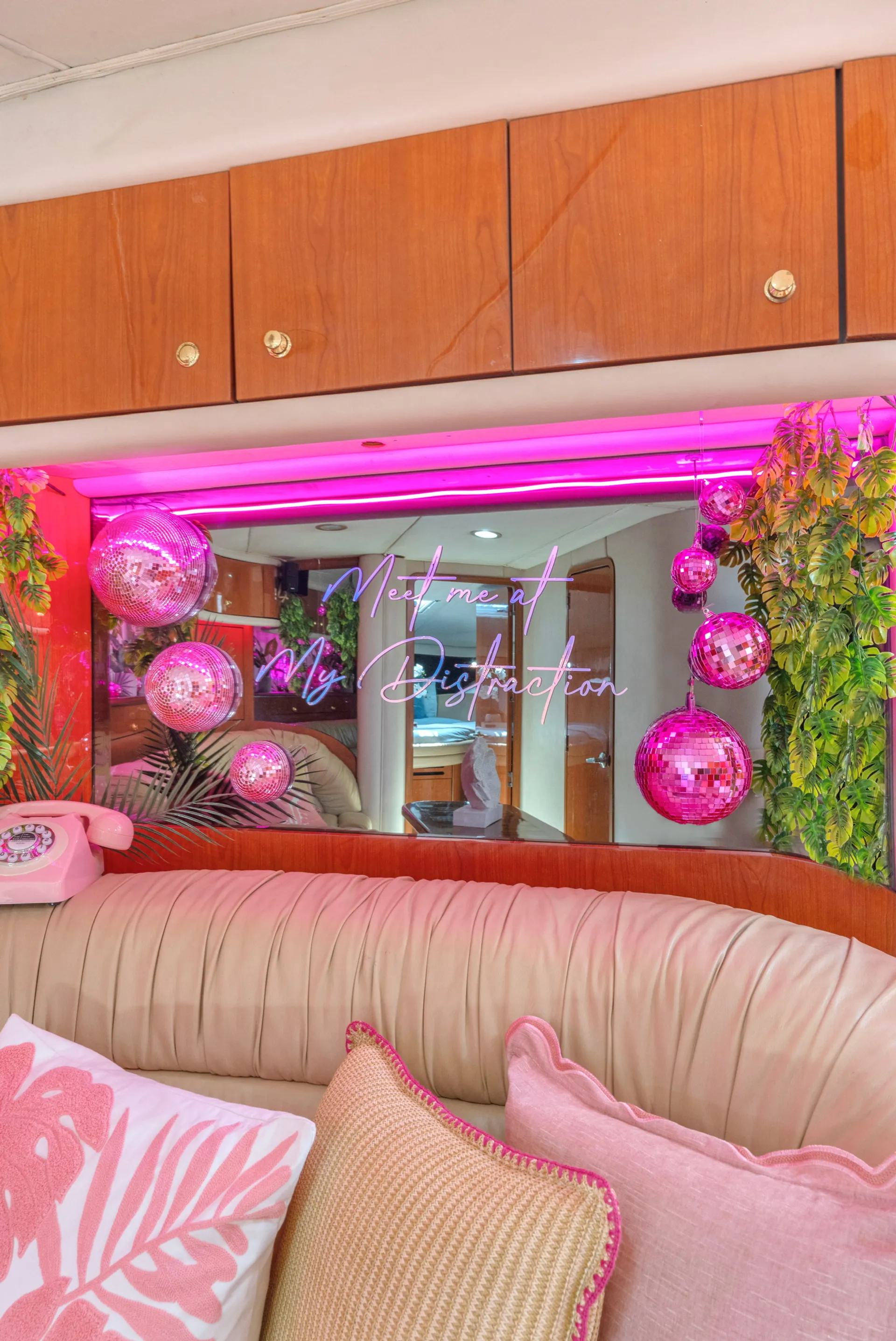 Sea Ray Boats 540 in Miami, FL — photo 8