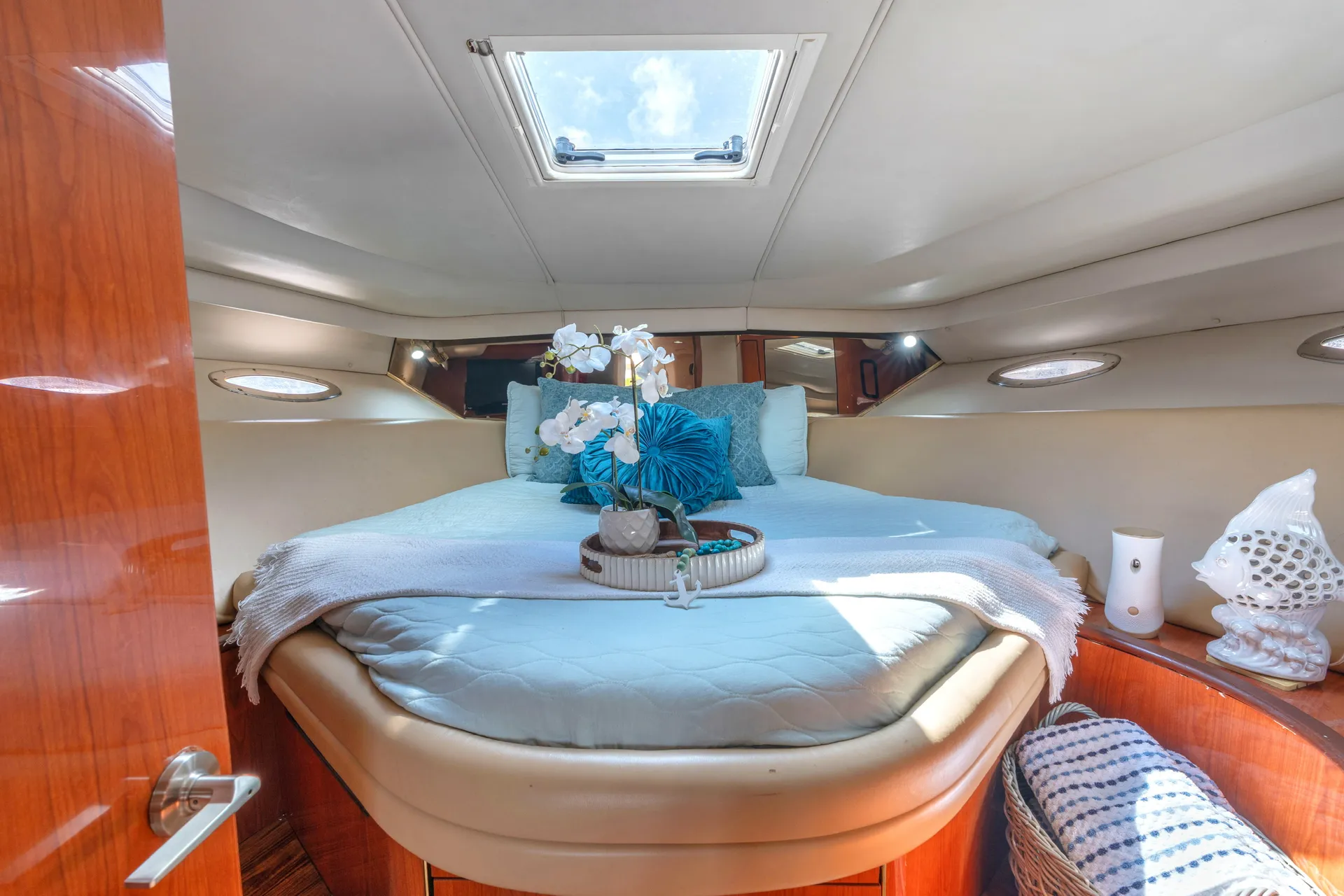 SPACIOUS 60' SEA RAY WITH 1 FREE HOUR MONDAY-THURSDAY
