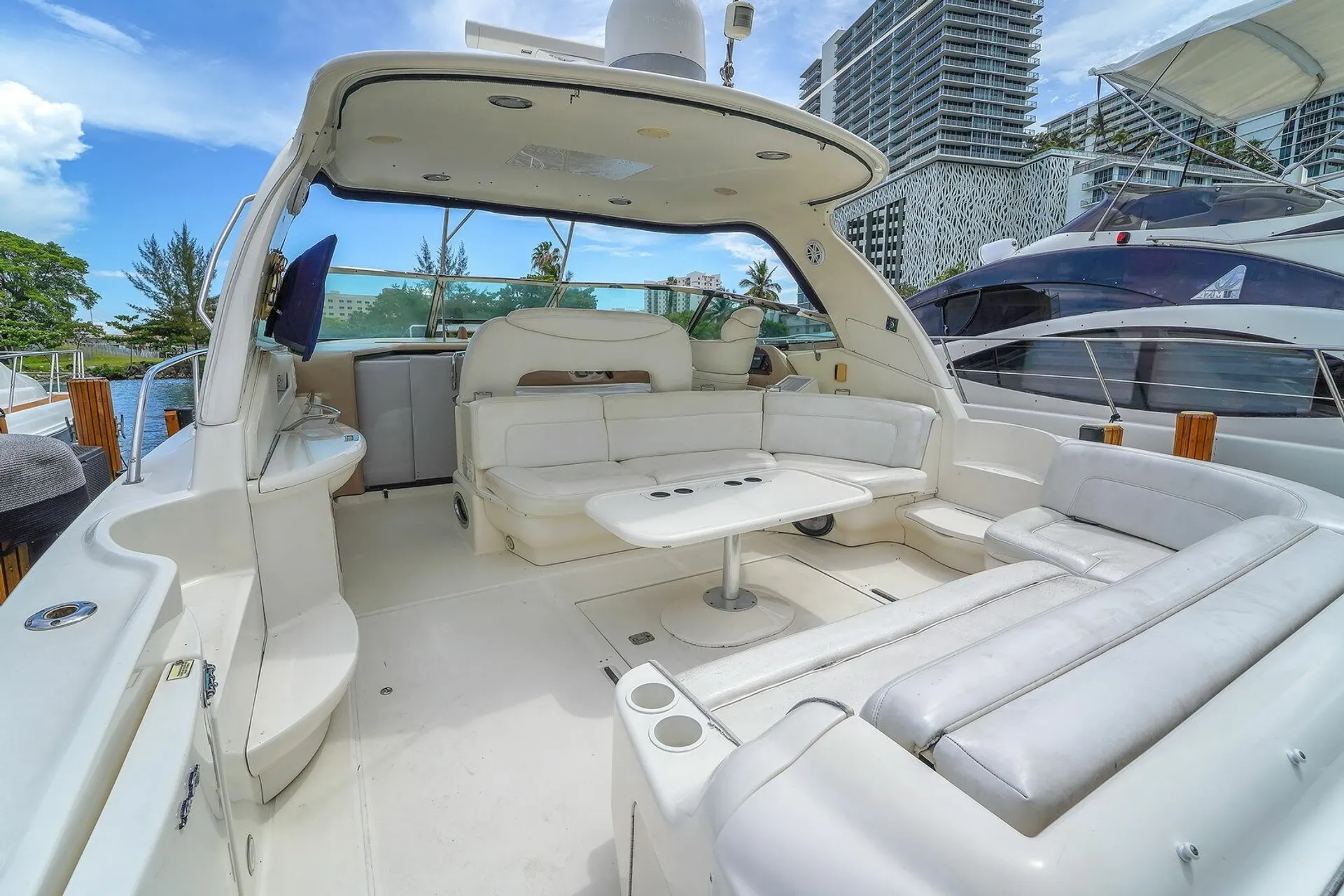 SEA RAY BOATS 540 COCKPIT MOTOR YACHT in North Bay Village, FL — photo 5