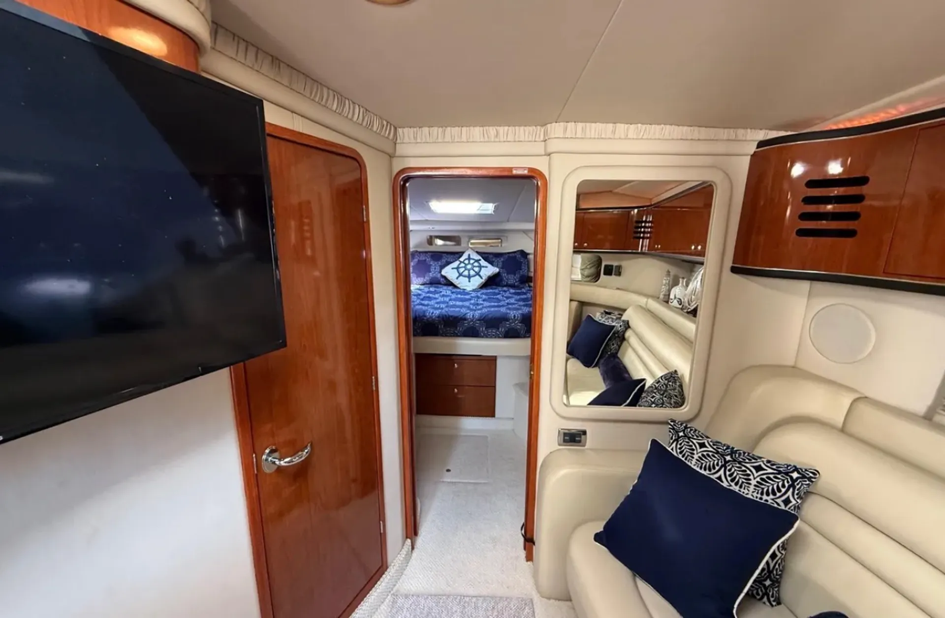 Luxury 54ft Sea Ray Sundancer: Free Jetski Promotion & Additional Hour