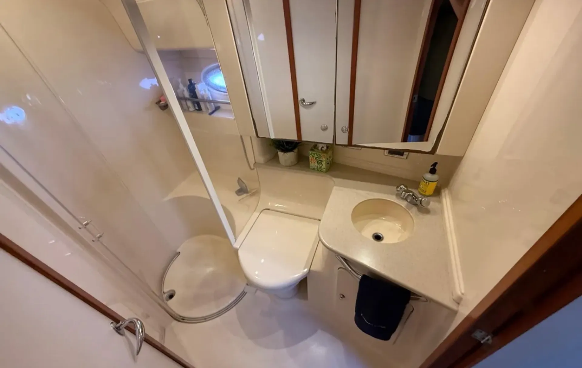 Luxury 54ft Sea Ray Sundancer: Free Jetski Promotion & Additional Hour