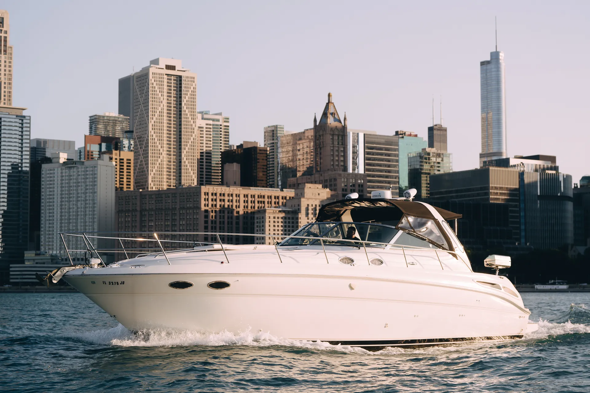 Sea Ray Boats Sundancer 380 in Chicago, IL — photo 6