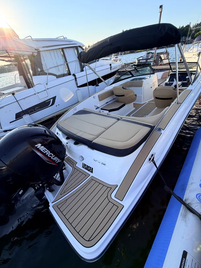 Rent a SEA RAY BOATS bow rider in Bellevue, WA near me