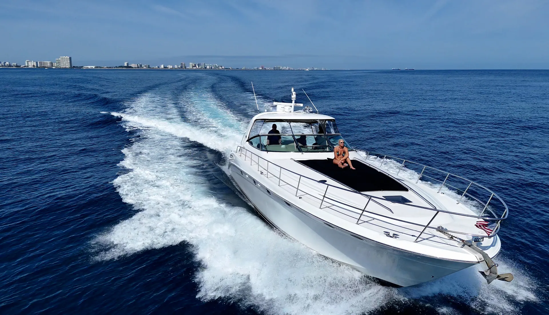 Sea Ray Boats 550 Sundancer in Fort Lauderdale, FL