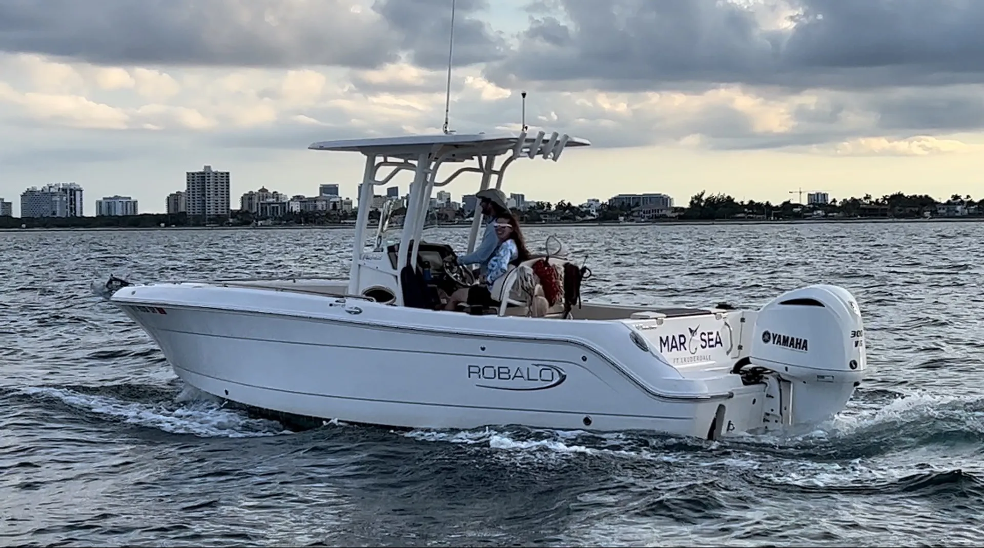 ROBALO R242EX in Fort Lauderdale, FL — photo 4