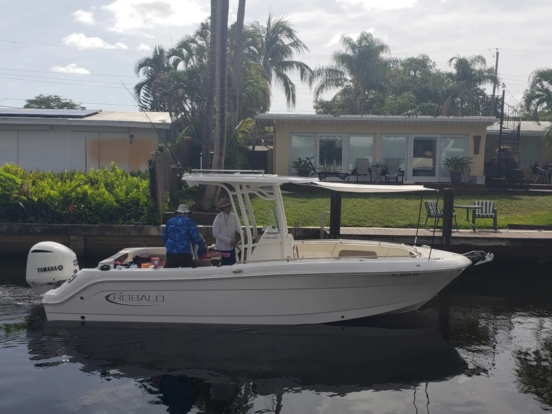ROBALO R242EX in Fort Lauderdale, FL — photo 8