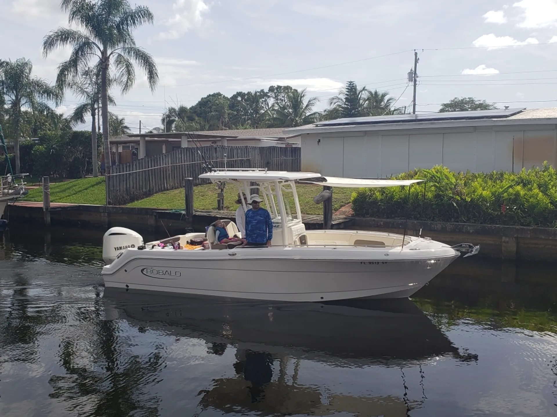 ROBALO R242EX in Fort Lauderdale, FL — photo 9