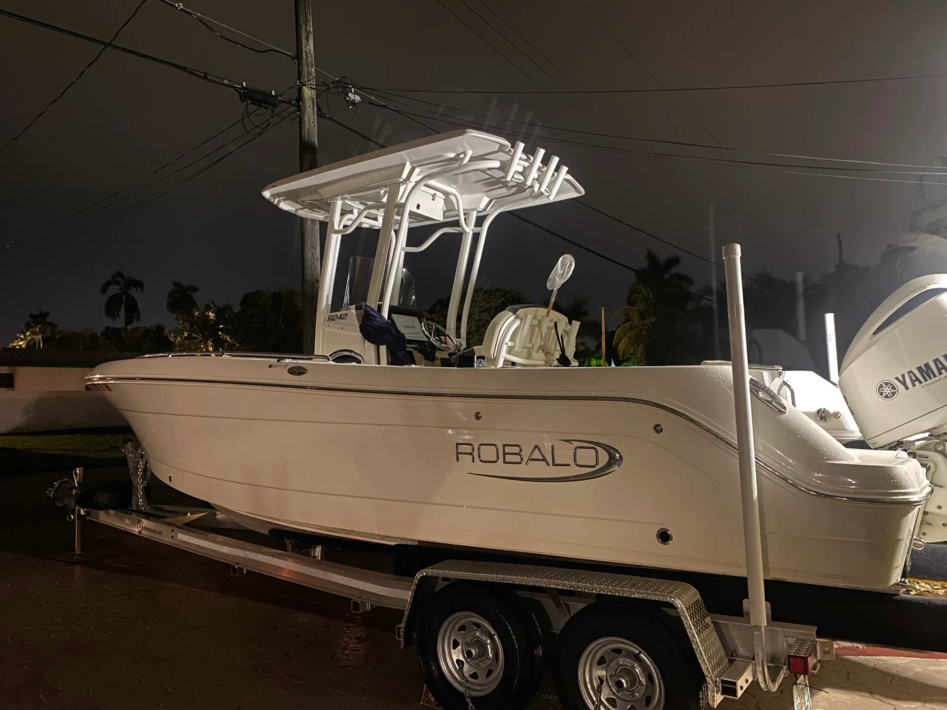 ROBALO R242EX in Fort Lauderdale, FL — photo 10