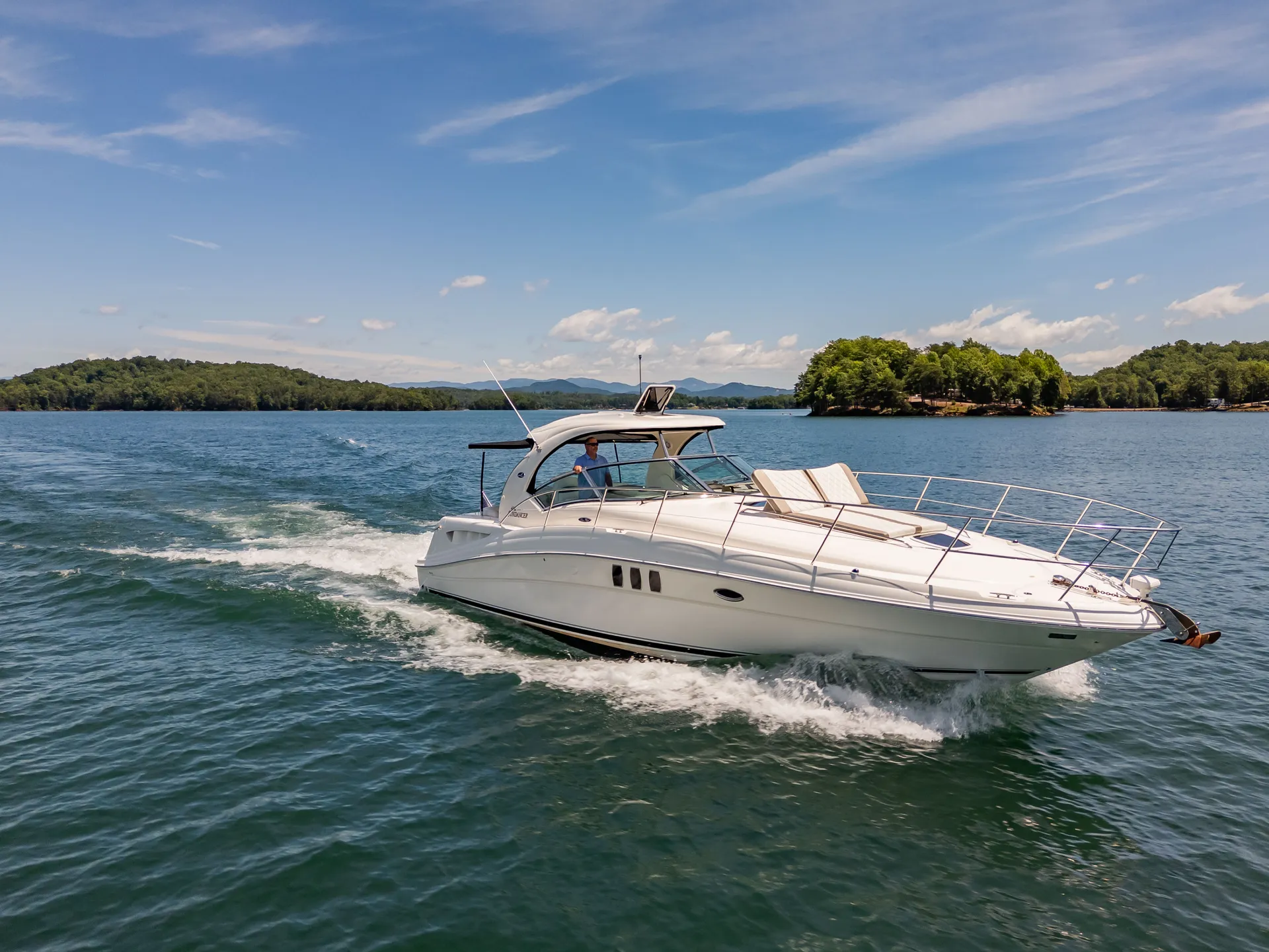 Sea Ray Boats 40 Sundancer in Six Mile, SC