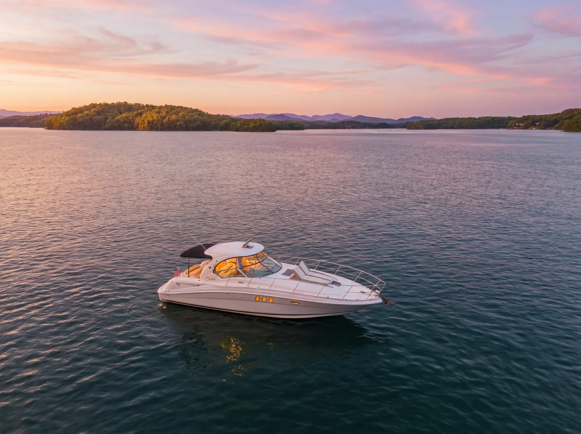 Sea Ray Boats 40 Sundancer in Six Mile, SC — photo 4