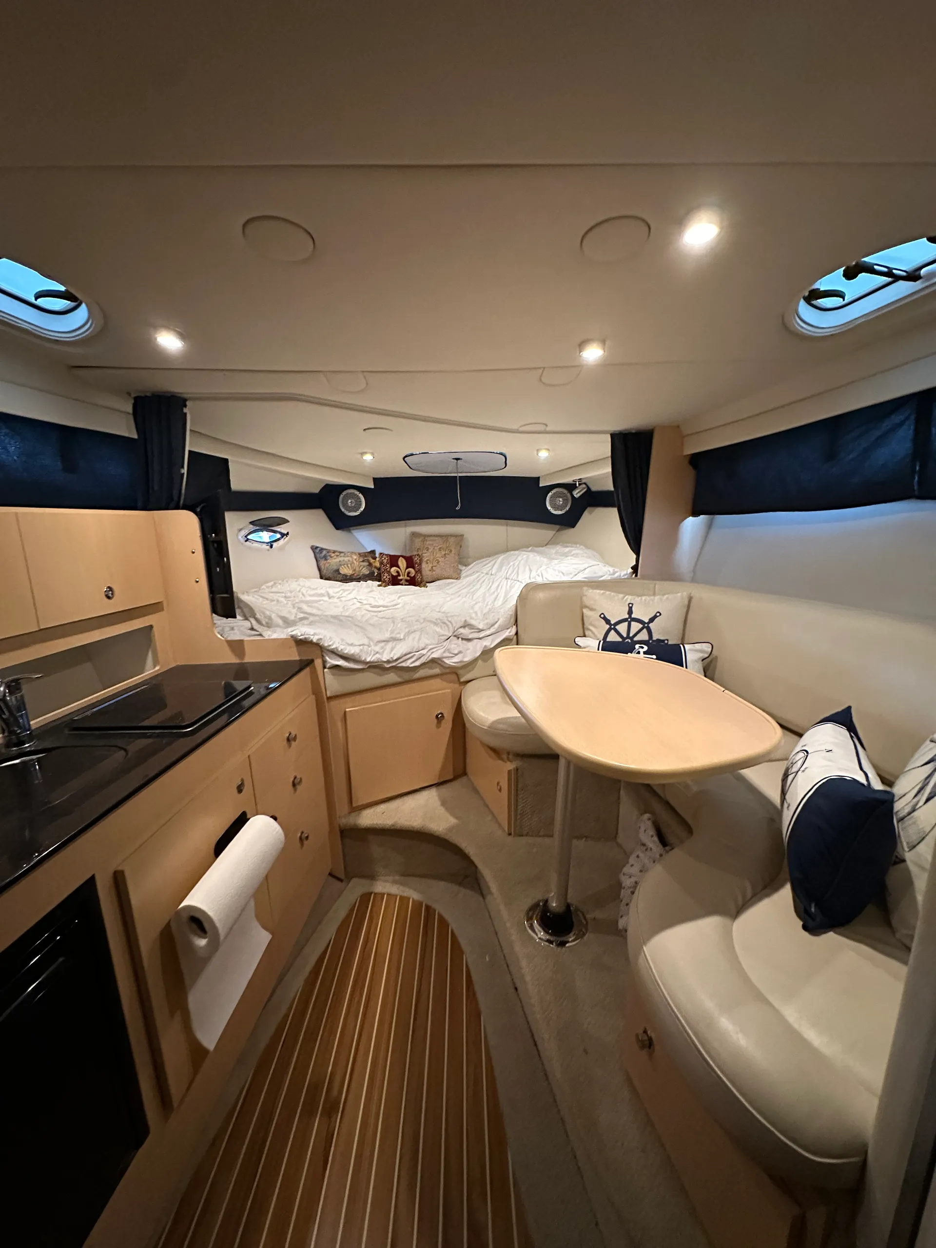 BAYLINER 315SB CRUISER in Seattle, WA — photo 9