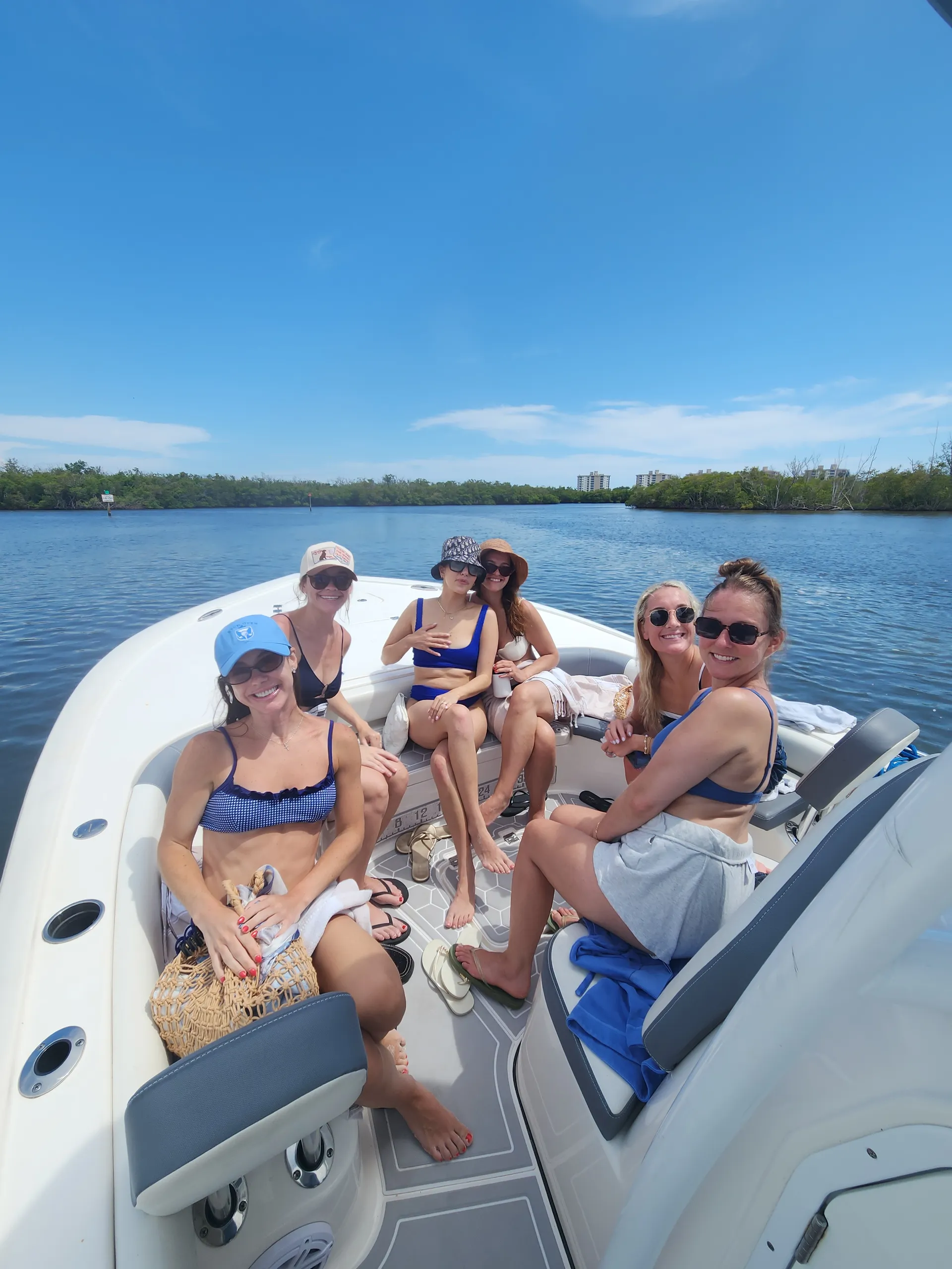 Tidewater Boats Carolina Bay 2500 in Bonita Springs, FL — photo 5