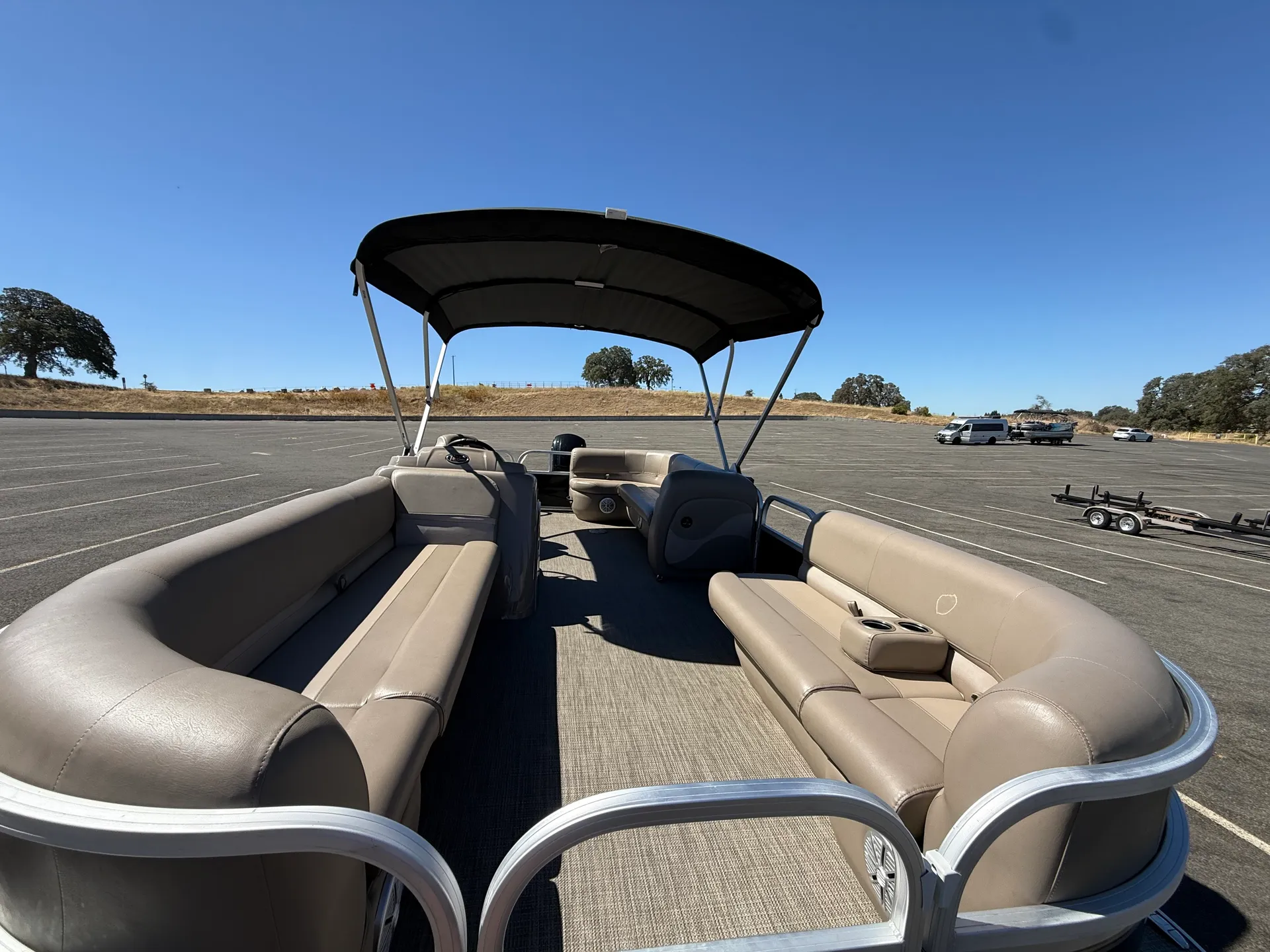 2023 Ranger 200C Pontoon Boat Rental – Cruise in Comfort &amp; Style!