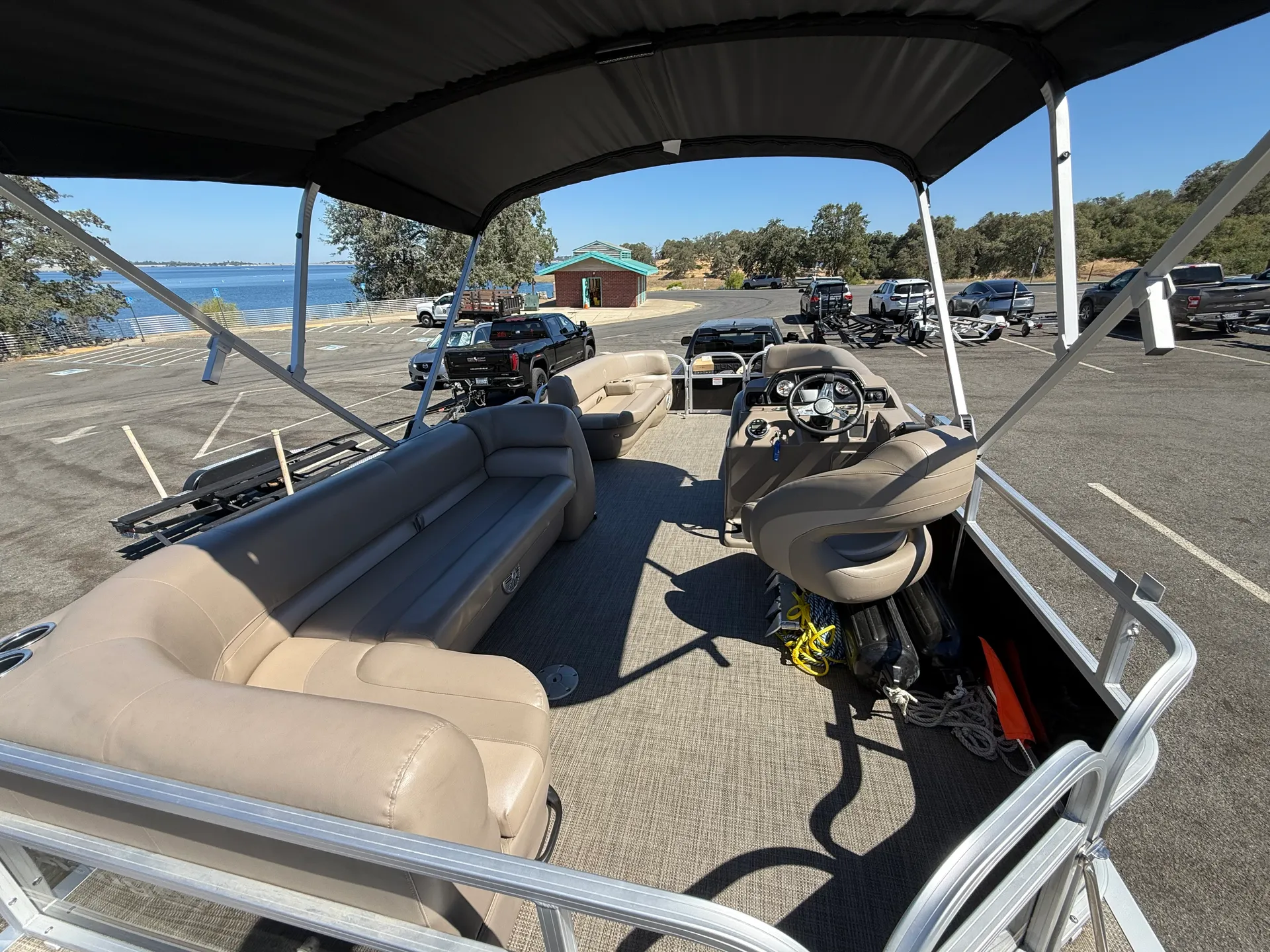 2023 Ranger 200C Pontoon Boat Rental – Cruise in Comfort &amp; Style!