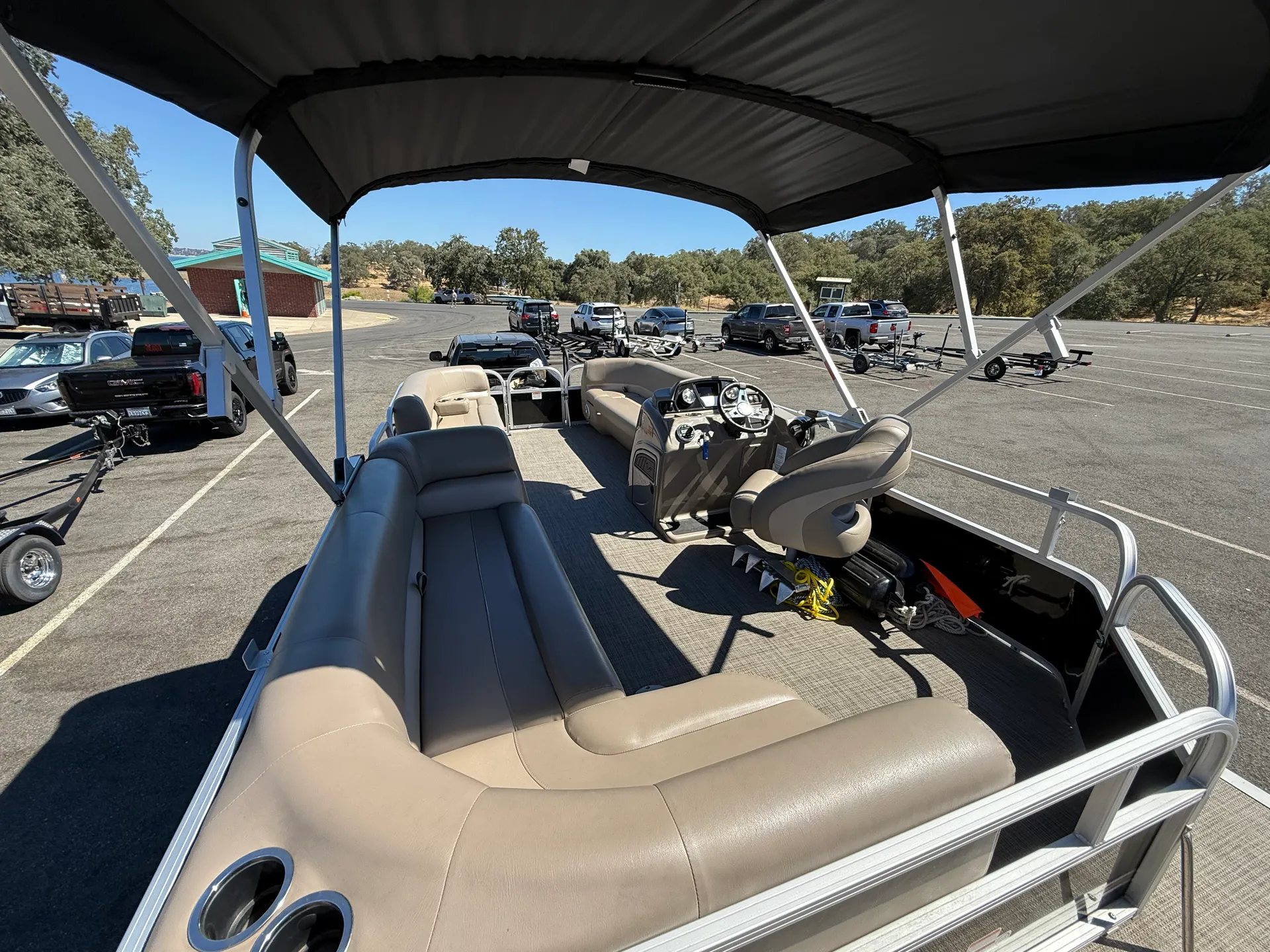 2023 Ranger 200C Pontoon Boat Rental – Cruise in Comfort &amp; Style!