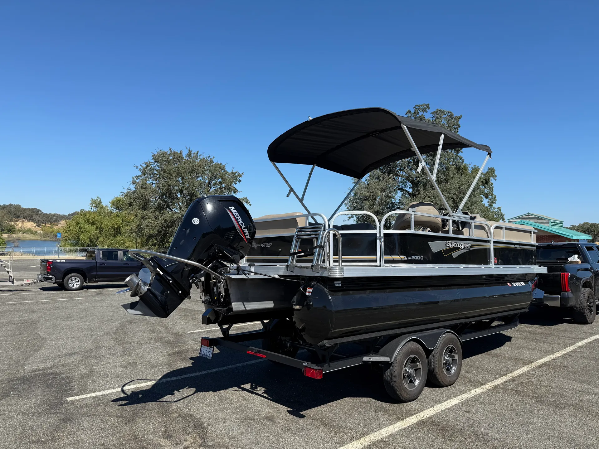 2023 Ranger 200C Pontoon Boat Rental – Cruise in Comfort &amp; Style!