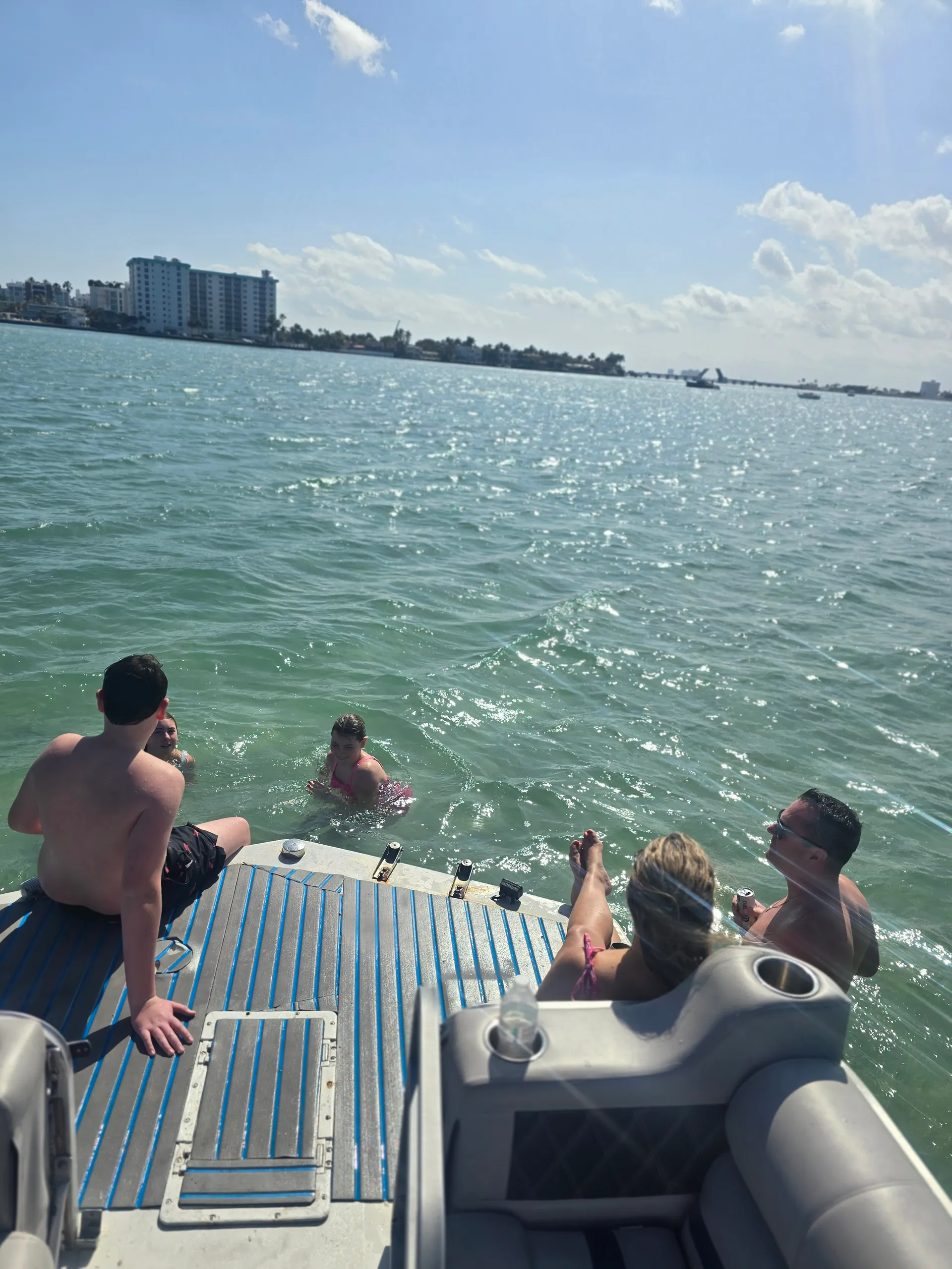 HURRICANE BOATS FD 2260F OB in Hollywood, FL — photo 3