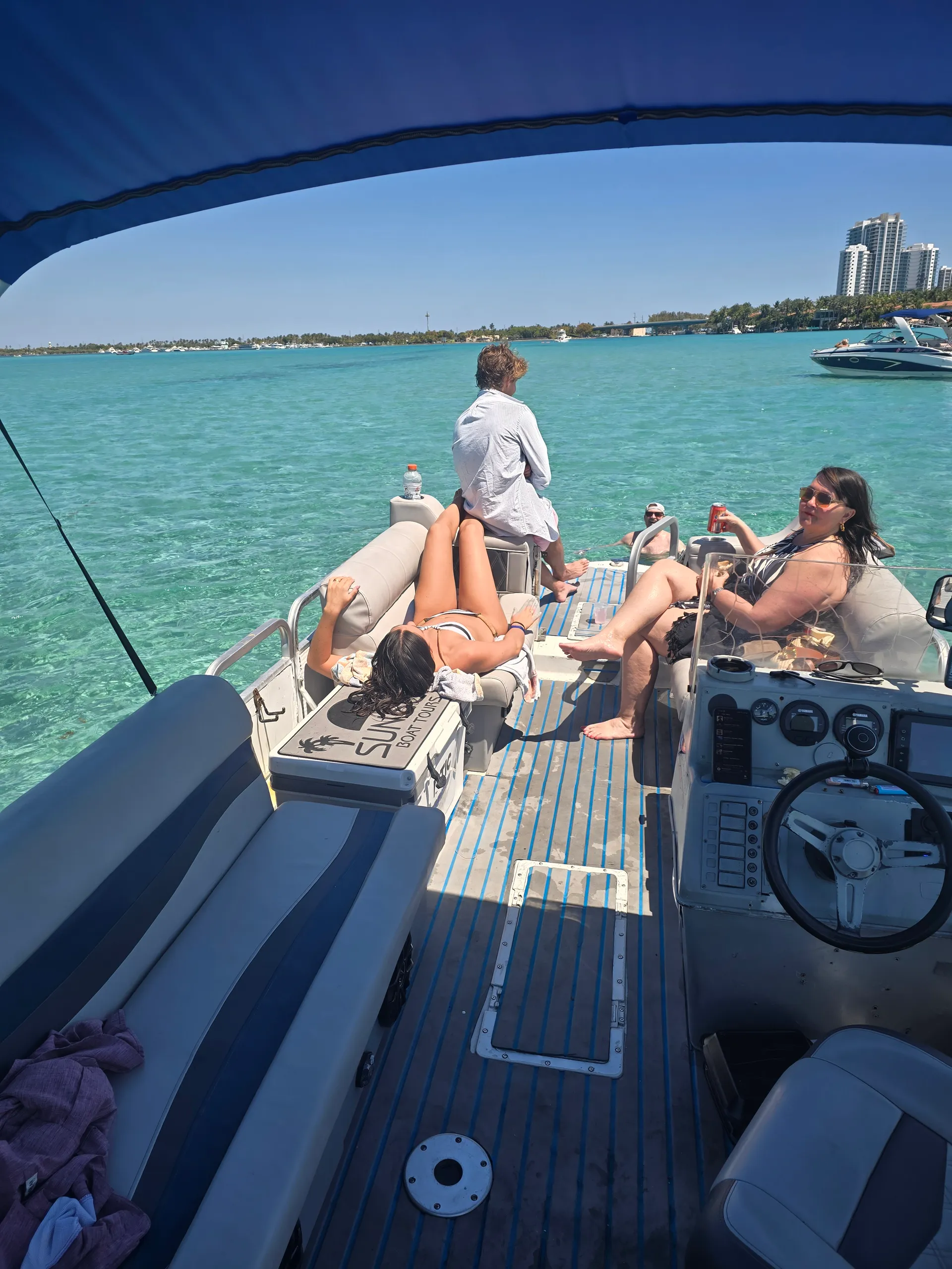 HURRICANE BOATS FD 2260F OB in Hollywood, FL — photo 4