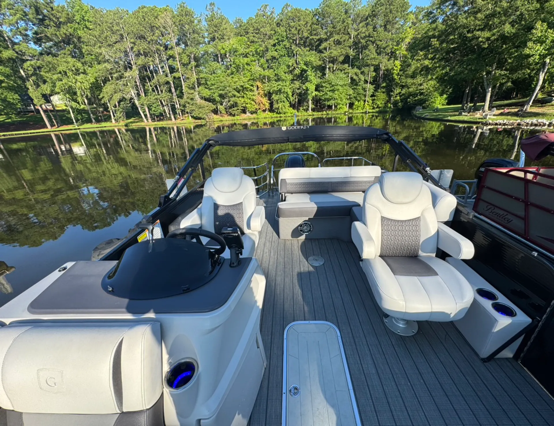 GODFREY MARINE SWEETWATER 2286 BF GTP 27 in Greensboro, GA — photo 4