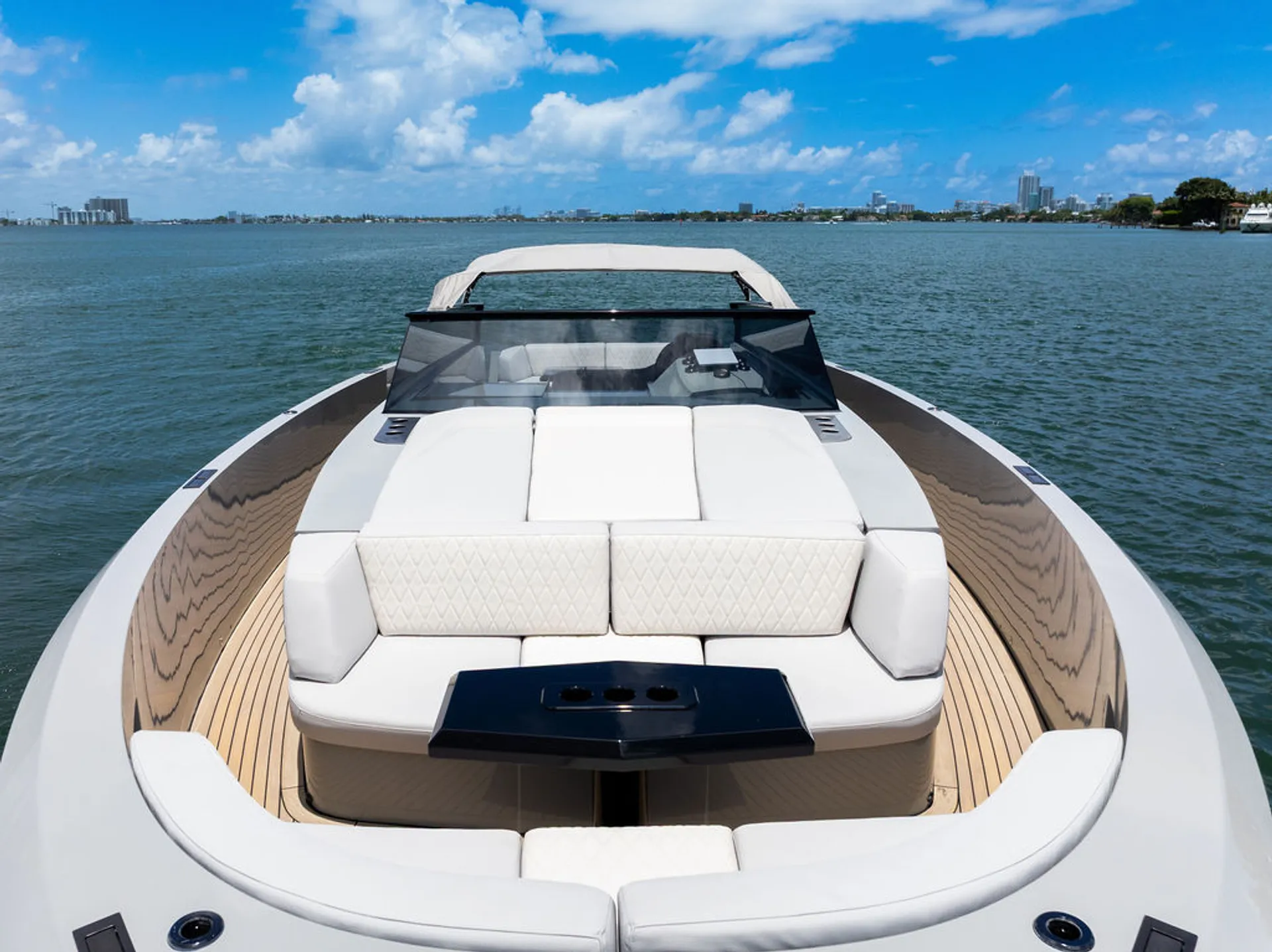 Vanquish  VQ45  in Miami, FL — photo 4