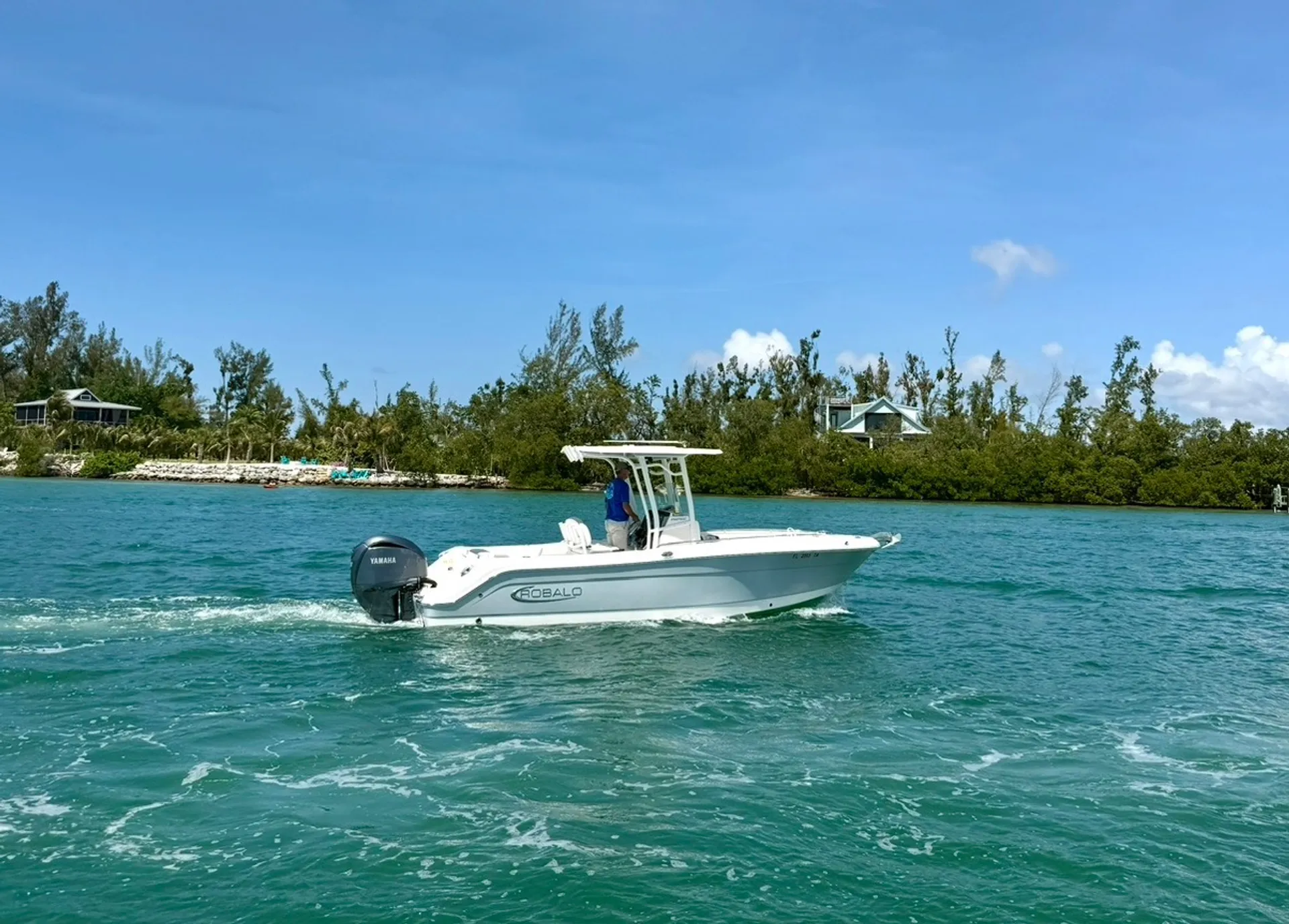 ROBALO R242EX in Holmes Beach, FL — photo 9