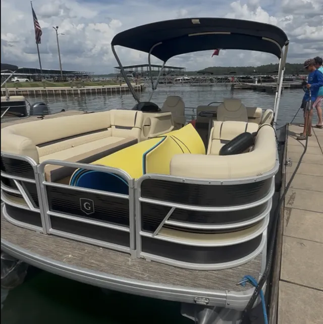 Rent a Godfrey pontoon in Alexander City, AL near me