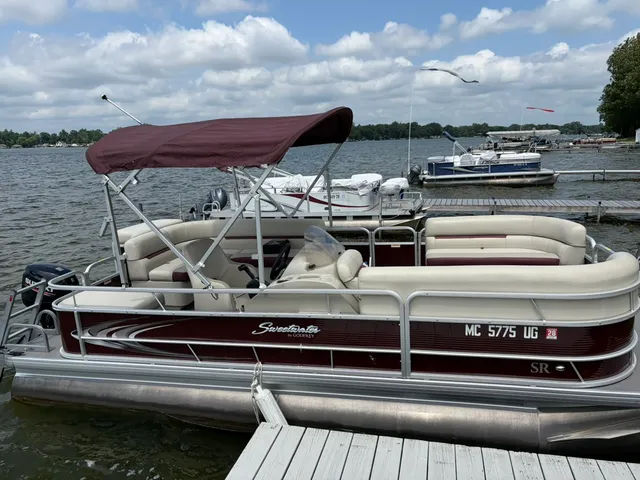 Rent a GODFREY MARINE pontoon in Scotts, MI near me