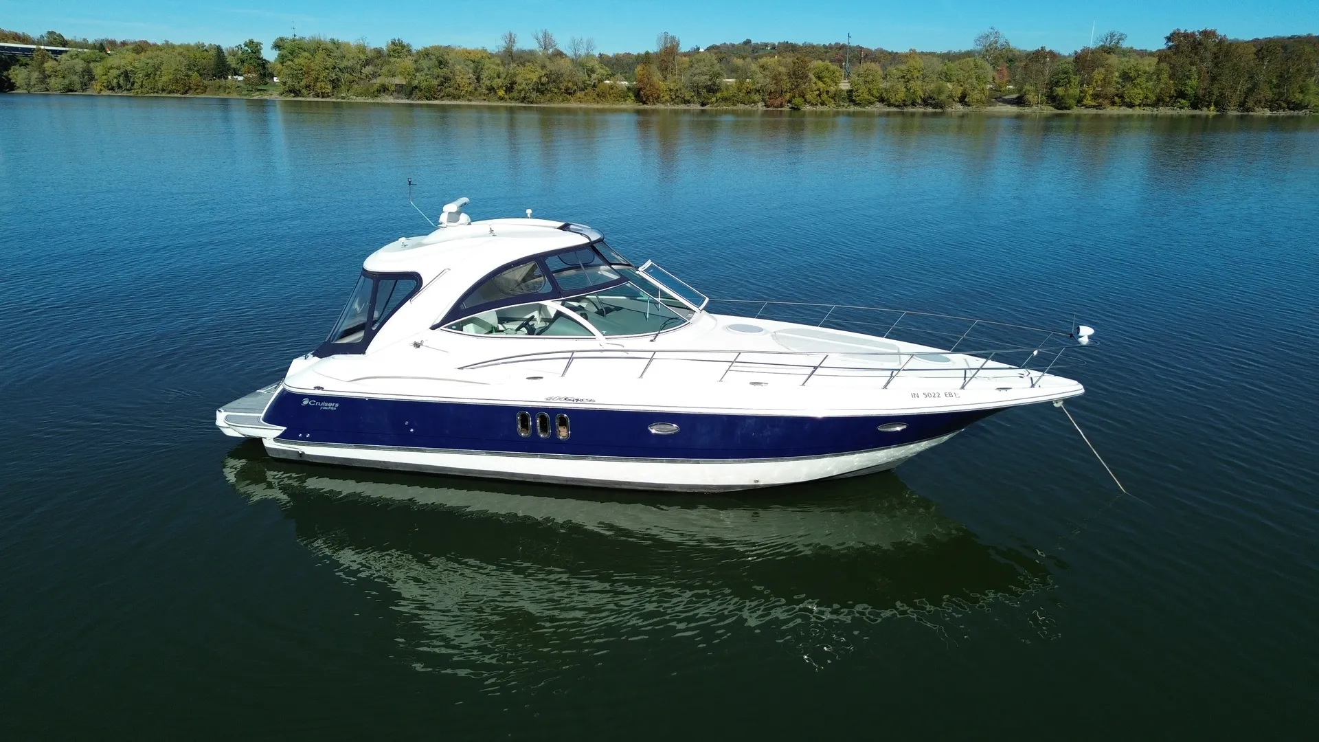 CRUISERS YACHTS 400 EXPRESS V-DRIVE in Cincinnati, OH