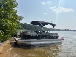 2023 Bennington 20SVL Pontoon | Pet Friendly | Seats 8 boat photo