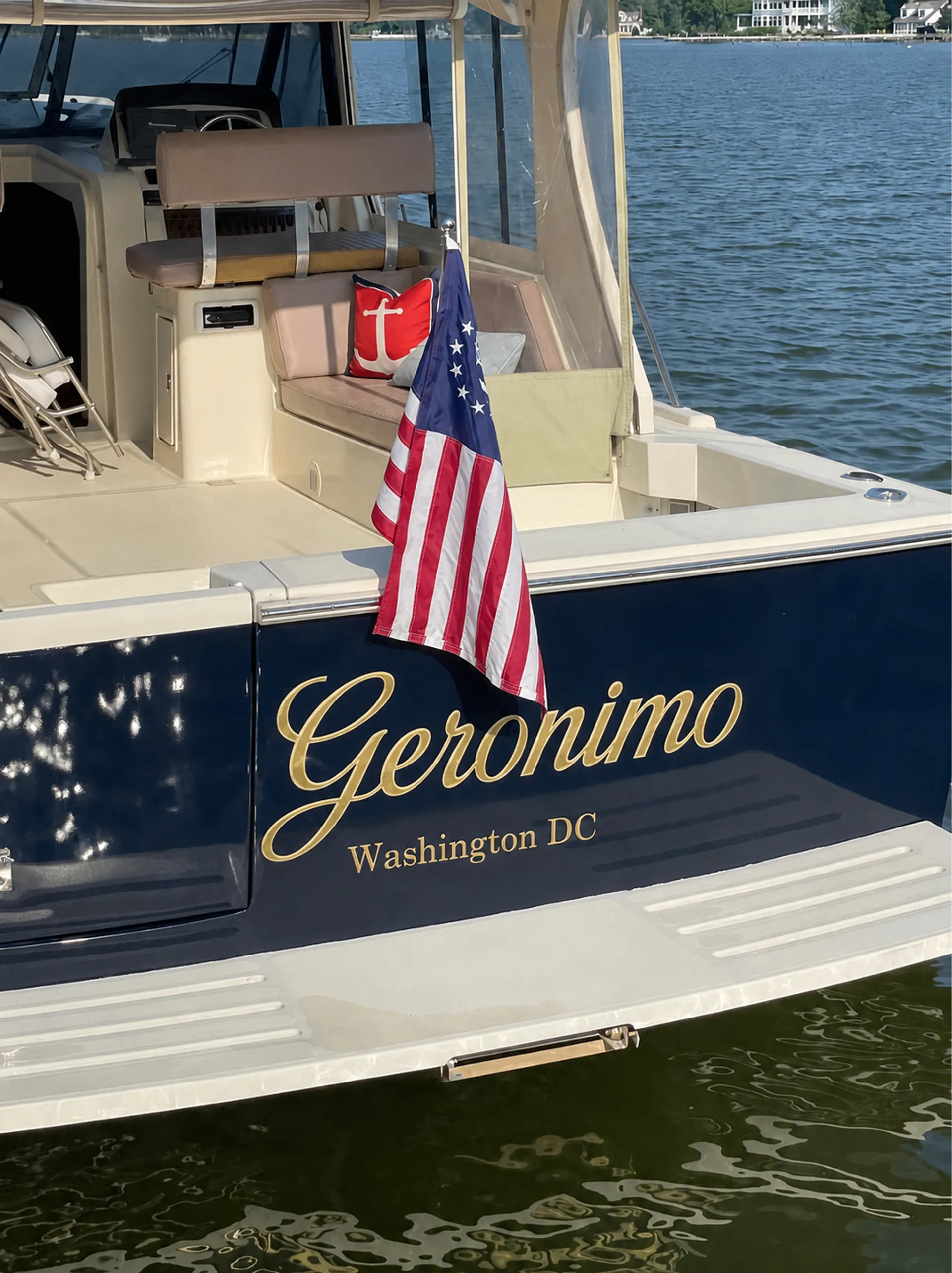 MAINSHIP 34 PILOT SEDAN in Washington, DC — photo 2
