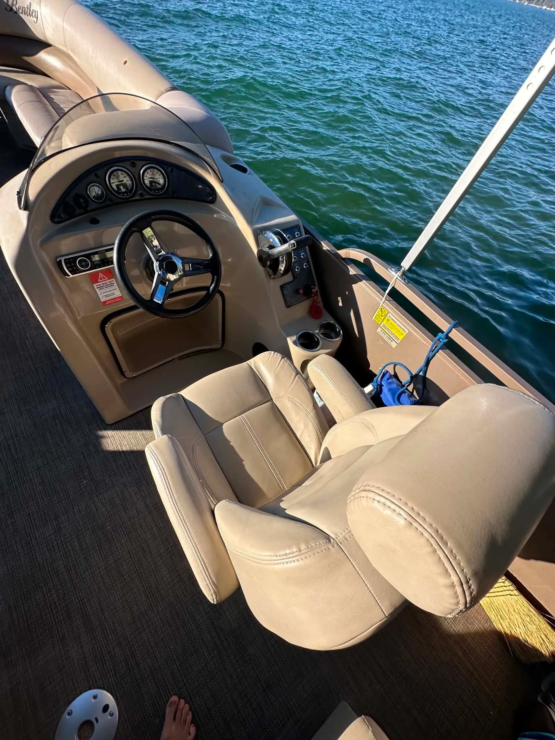 BENNINGTON MARINE 21SLX EPP TRI-TOON in South Lake Tahoe, CA — photo 5