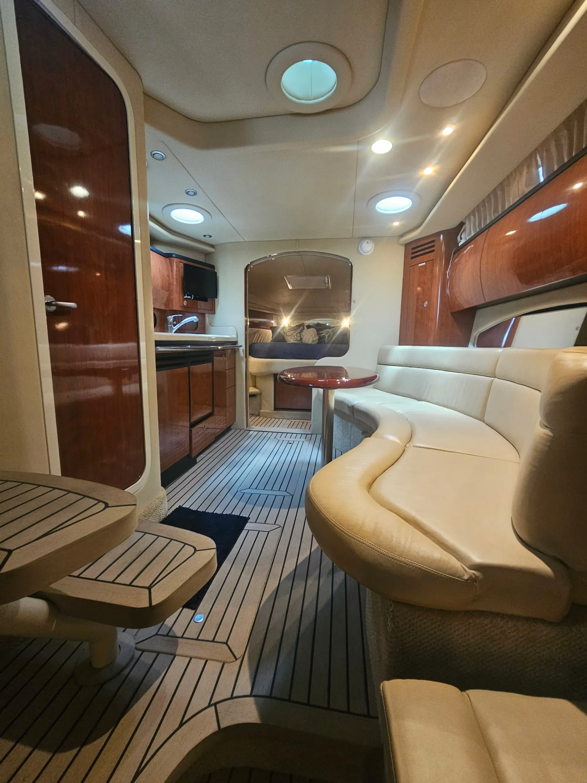 Sea Ray Boats 360 Sundancer  in Chicago, IL — photo 4