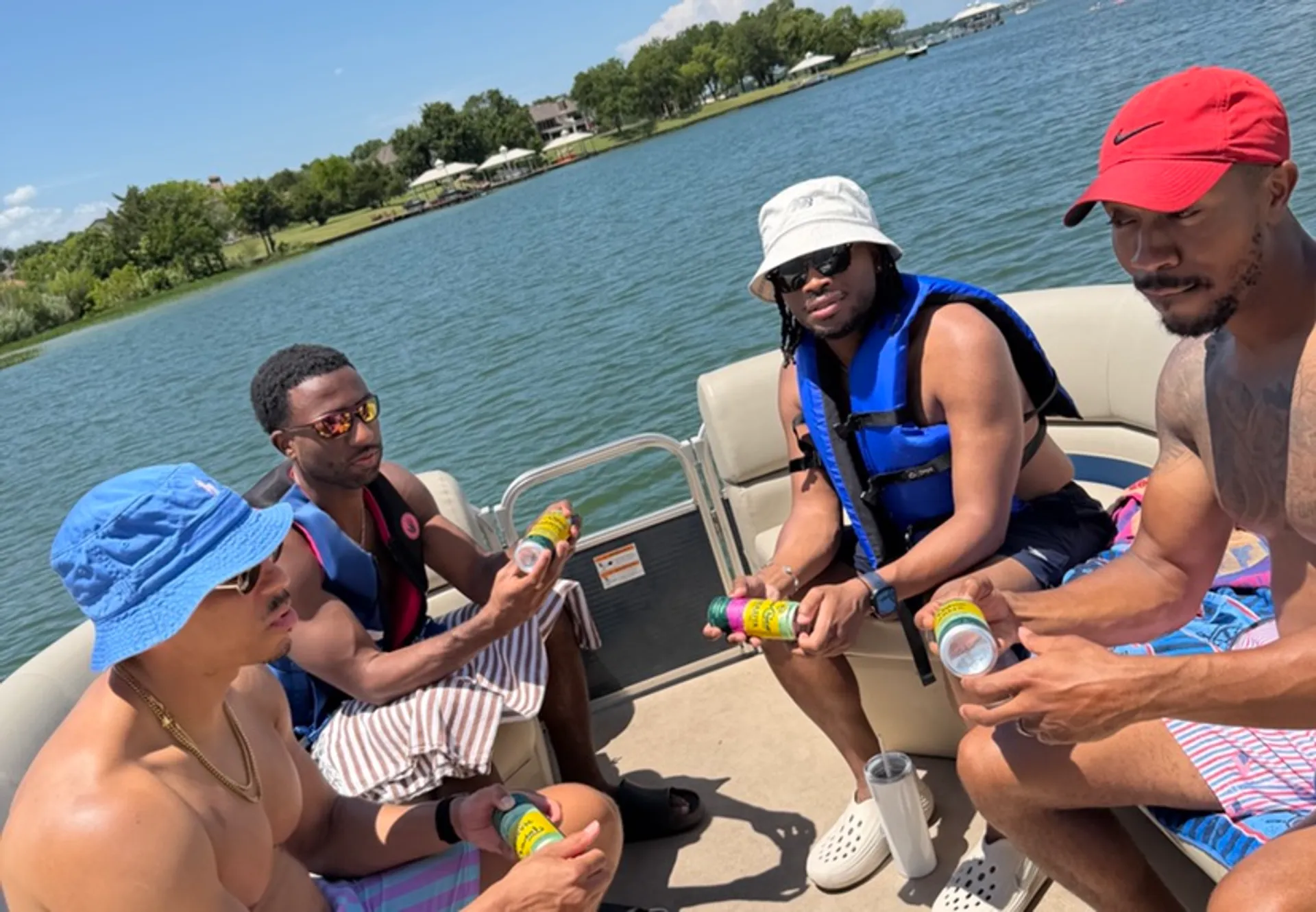 Adventure-Ready 25ft Tritoon – Tubing, Fishing &amp; More!