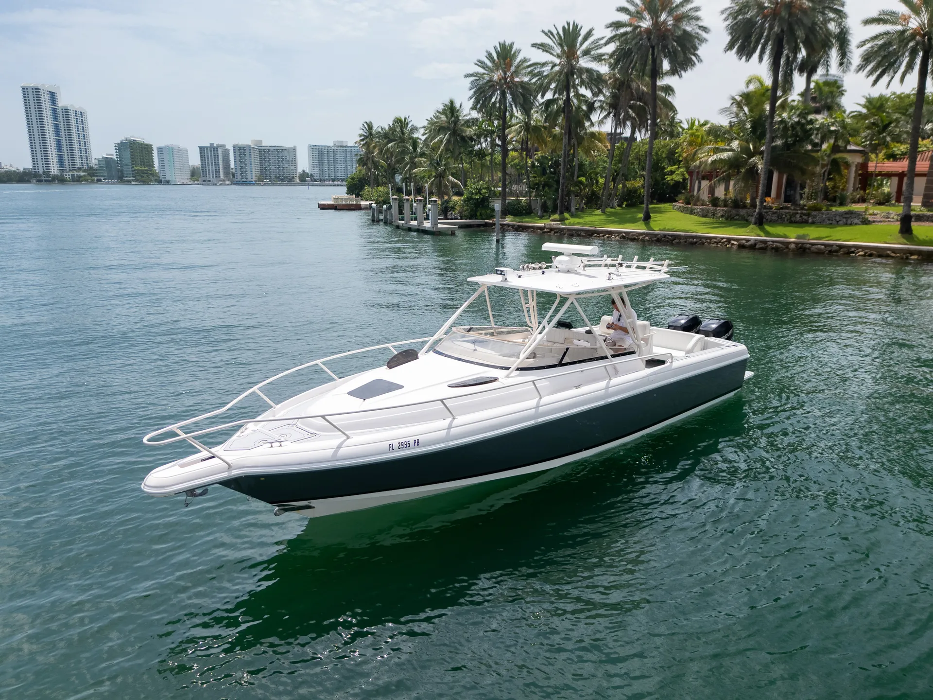 INTREPID POWERBOATS 350 CENTER CONSOLE in Miami Beach, FL — photo 3
