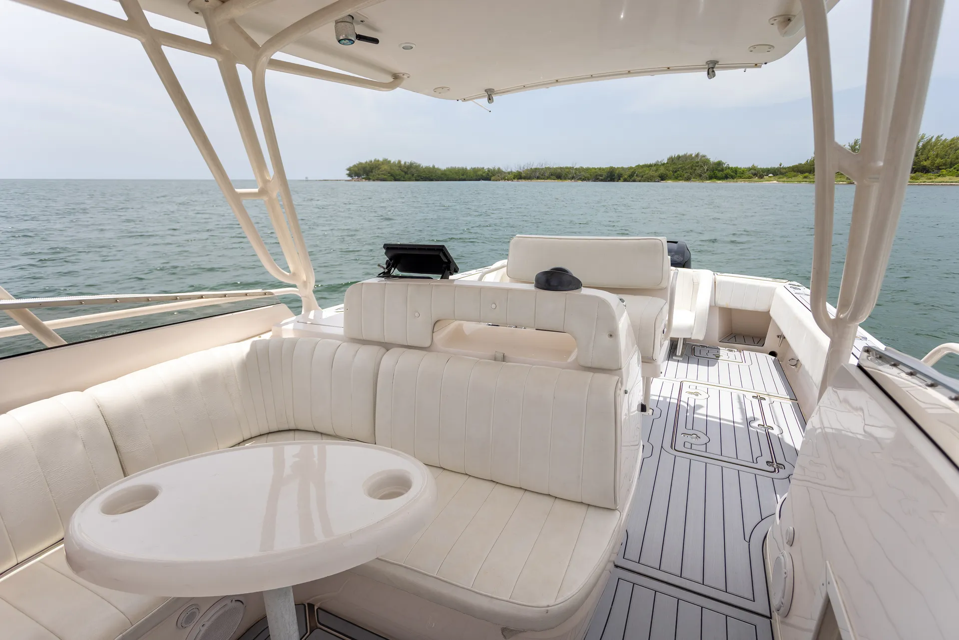 INTREPID POWERBOATS 350 CENTER CONSOLE in Miami Beach, FL — photo 7